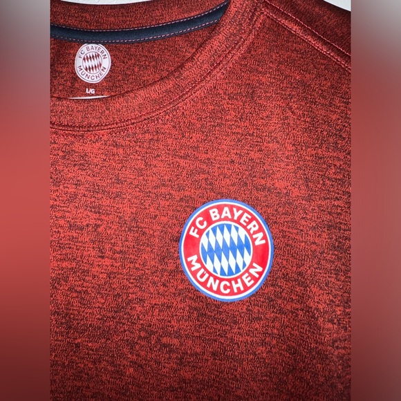 FC Bayern Munchen Tee - Picture 2 of 10